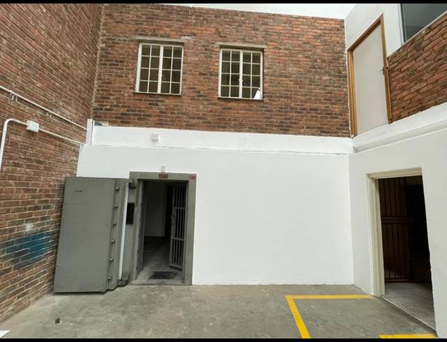 INDUSTRIAL PROPERTY TO RENT IN HALFWAY HOUSE